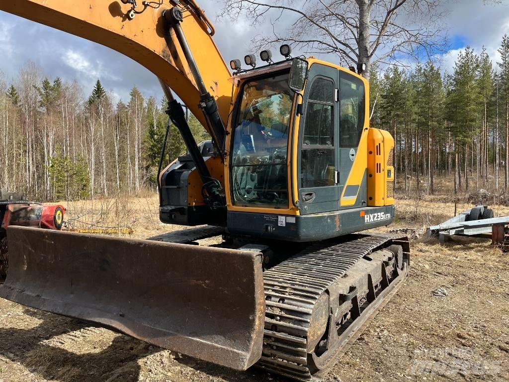Hyundai HX 235 LCR Paletli ekskavatörler