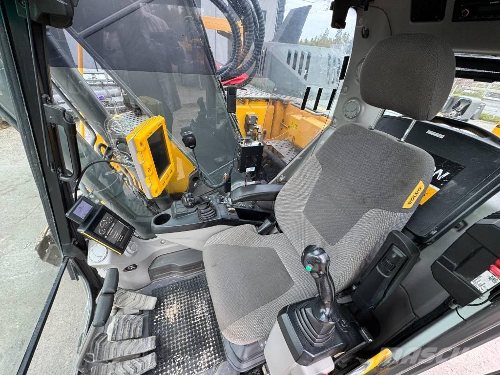Volvo ECR 235 E Paletli ekskavatörler