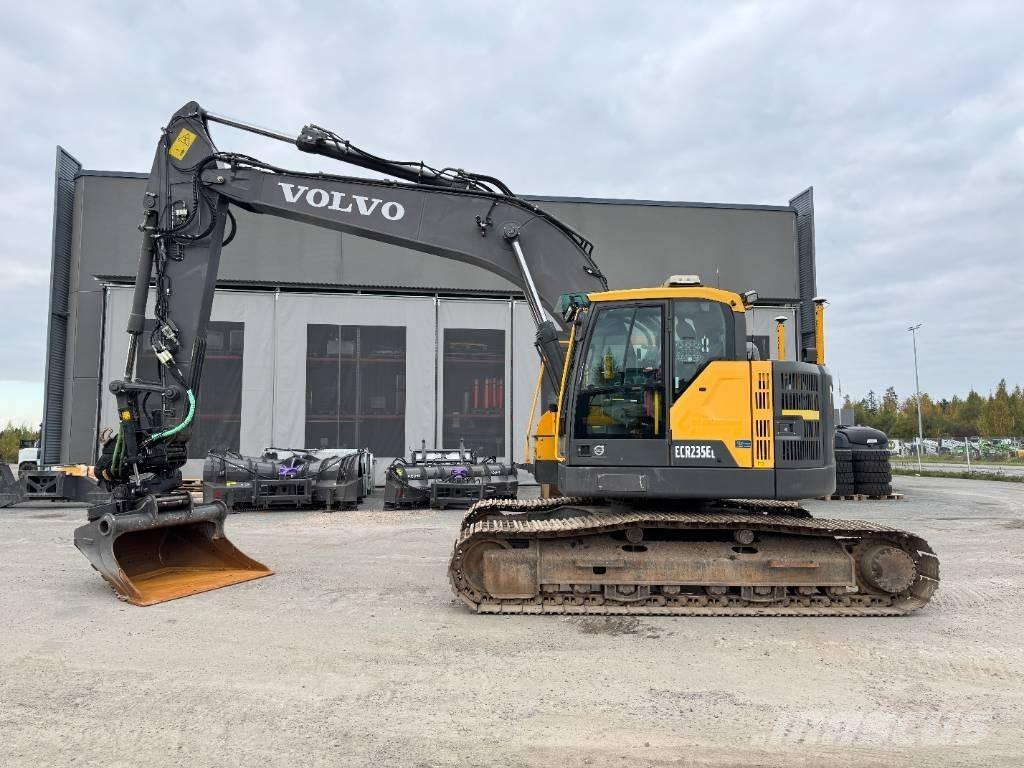Volvo ECR 235 E Paletli ekskavatörler