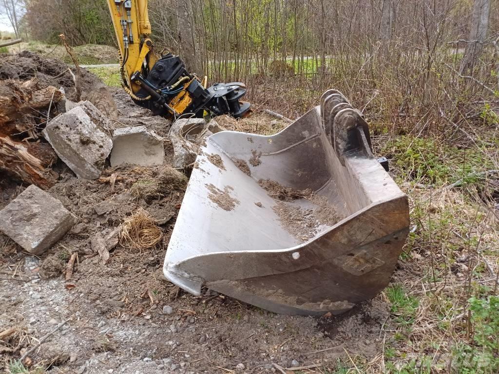 Komatsu PW 160-7E0 Lastik tekerli ekskavatörler