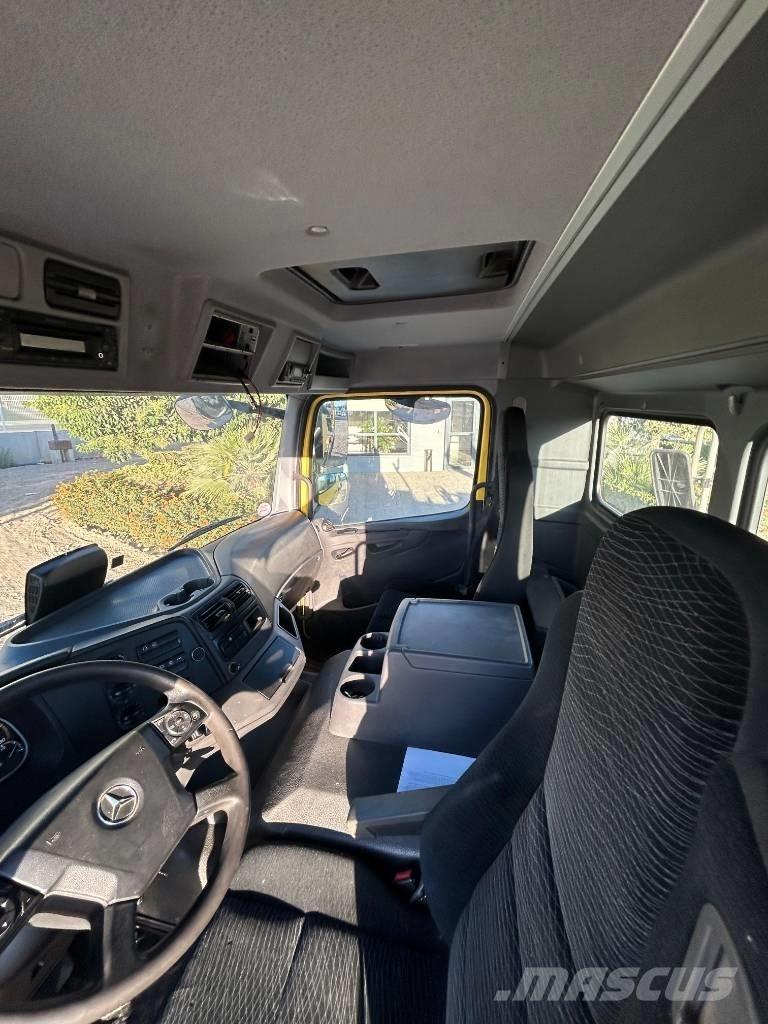 Mercedes-Benz 1530 Depolama konteynerleri