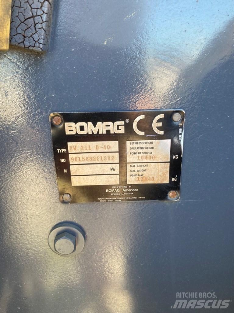 Bomag BW 211 D-40 Kombine silindirler