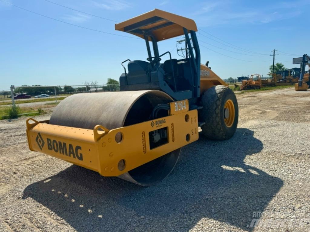 Bomag BW 211 D-40 Kombine silindirler