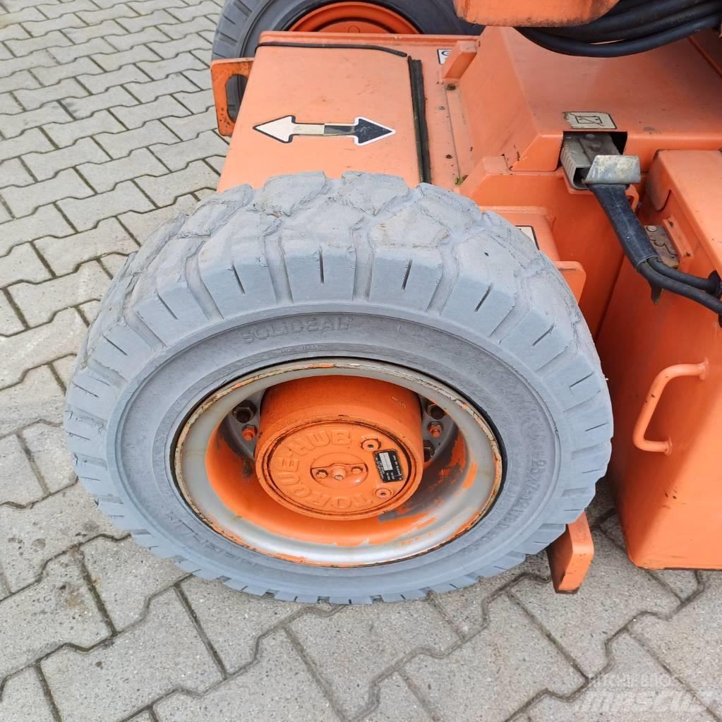JLG E300AJP Körüklü personel platformları
