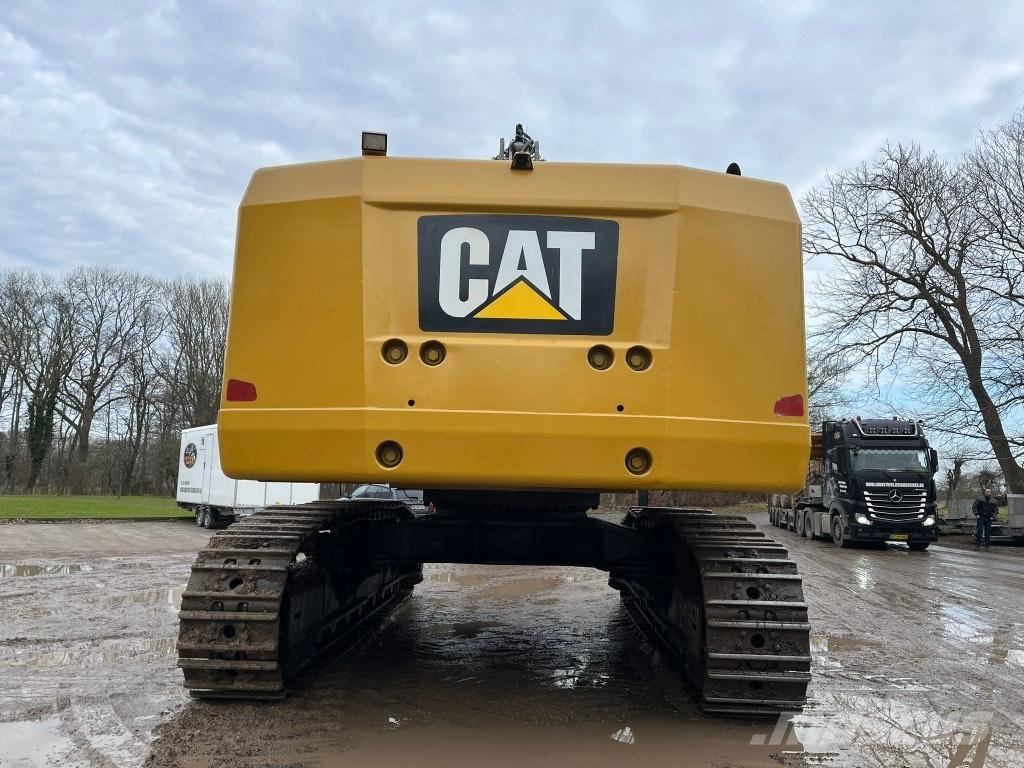 CAT 374 F L Paletli ekskavatörler
