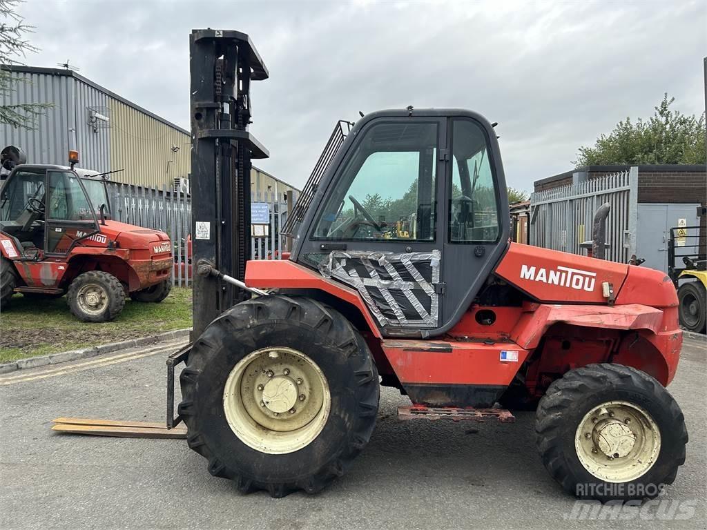 Manitou M26-4 Arazi tipi forklift