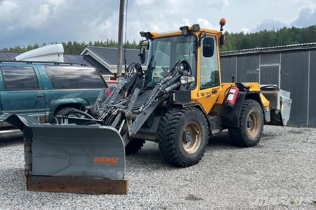 LM Trac 586 Kazici yükleyiciler