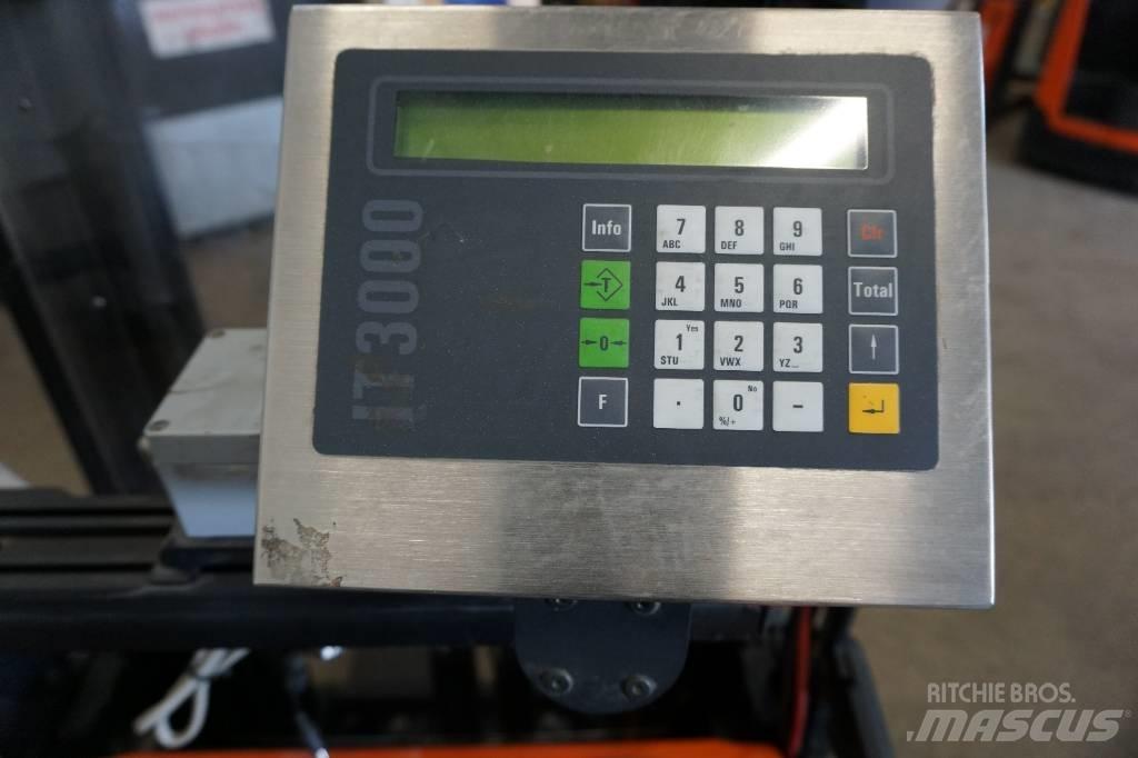 Toyota SPE200D Yaya kumandali istif makinasi