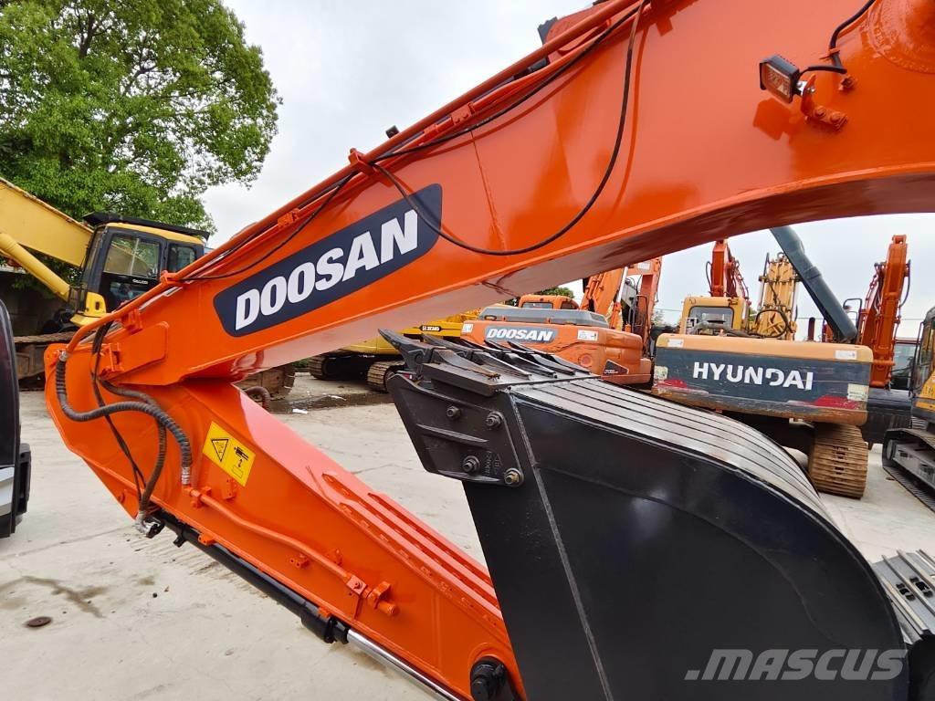 Doosan DX 225 LC Paletli ekskavatörler