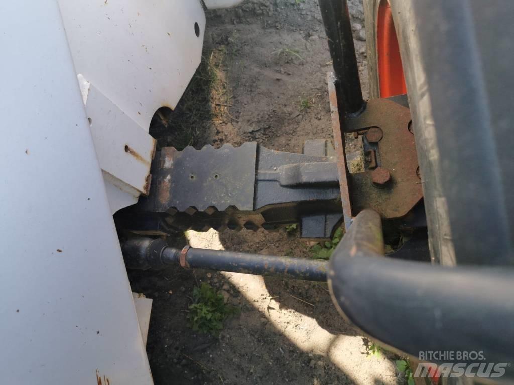 Bobcat T40140 2002r Kazıcı yükleyiciler - beko loder