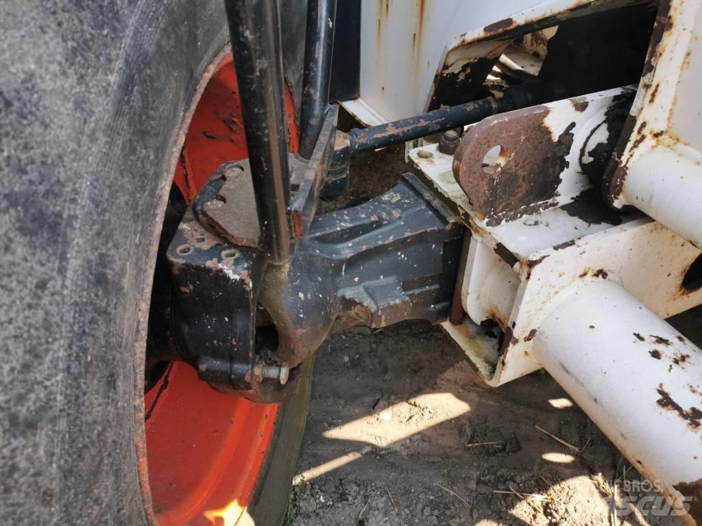 Bobcat T40140 2002r Kazıcı yükleyiciler - beko loder