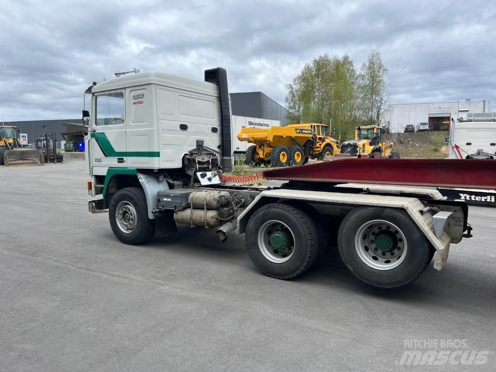 Volvo F 12    Lav km Çekiciler
