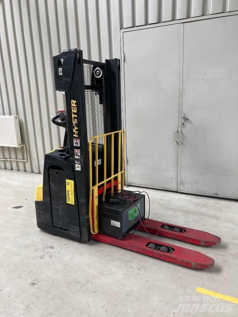 Hyster S 1.2 Yaya kumandali istif makinasi