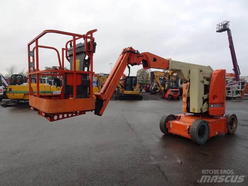 JLG E300AJP Körüklü personel platformları