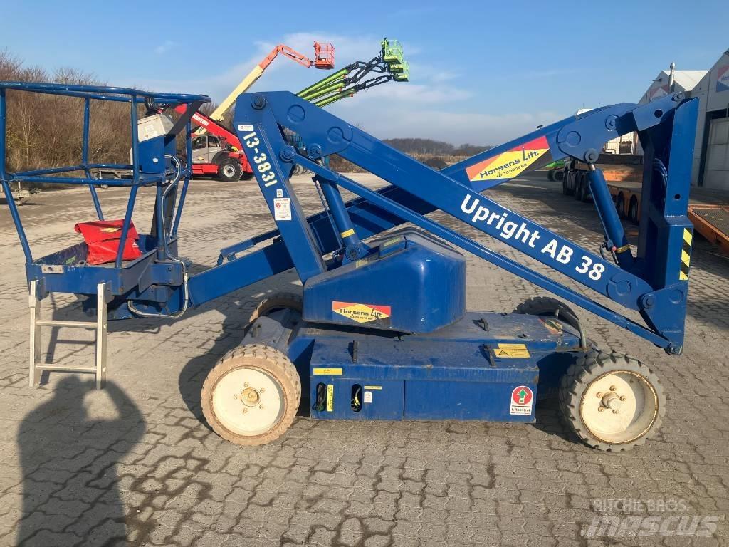UpRight AB38N Körüklü personel platformları