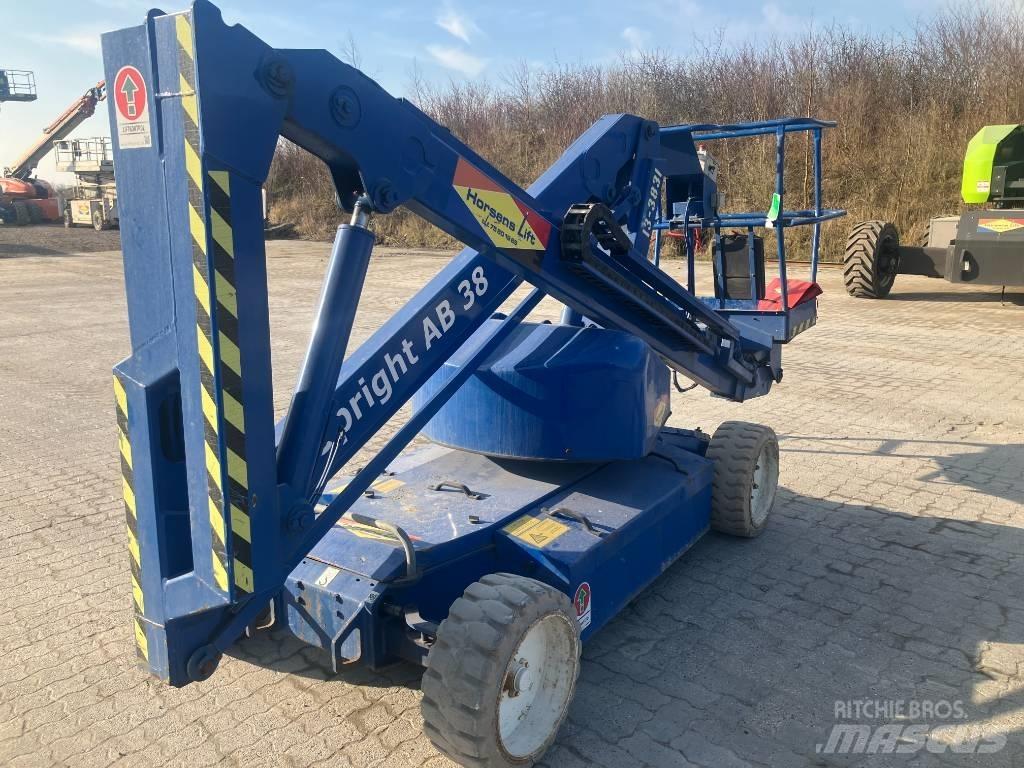 UpRight AB38N Körüklü personel platformları