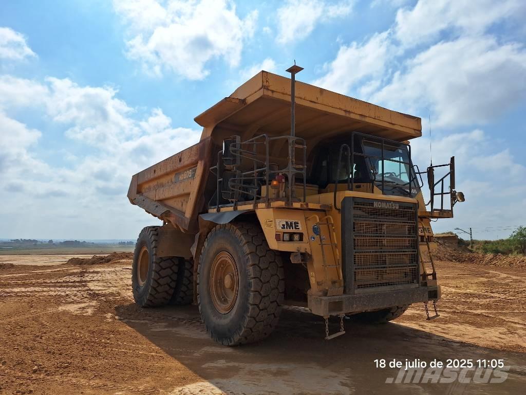 Komatsu HD605-7EO Yol disi kaya kamyonu