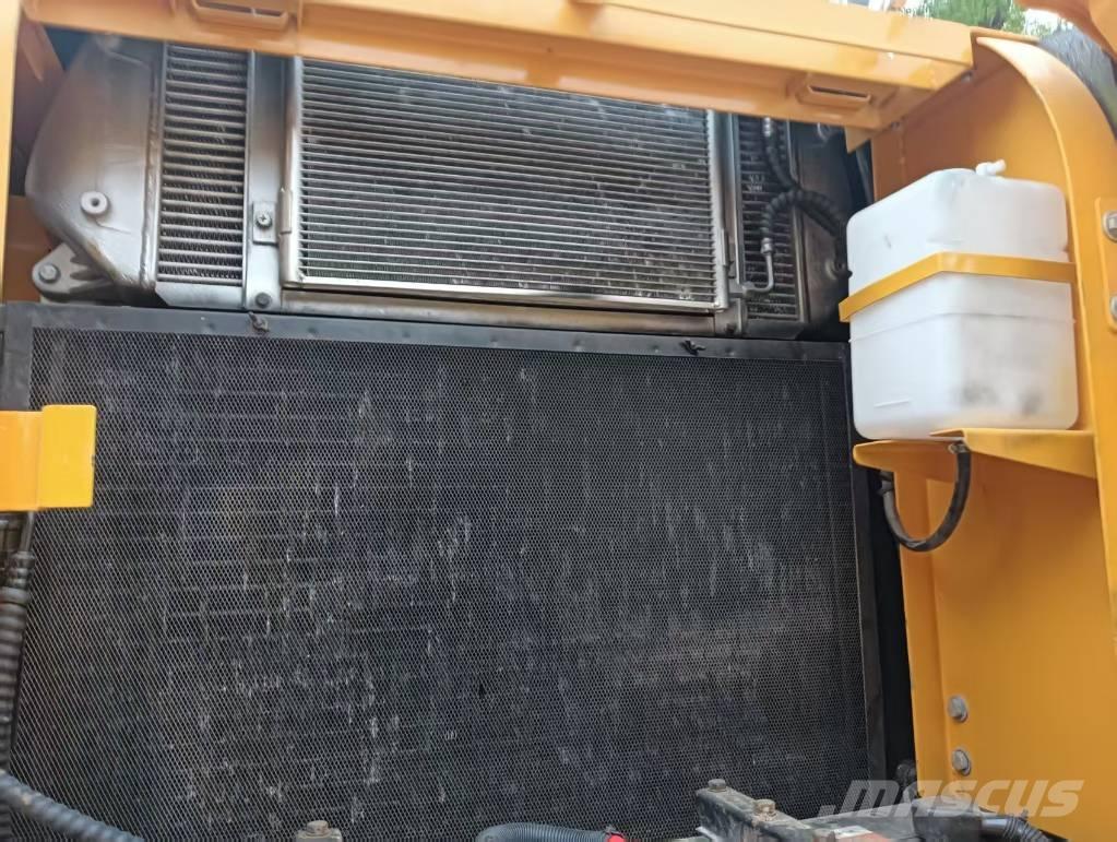 Hyundai 220 LC-9T Paletli ekskavatörler