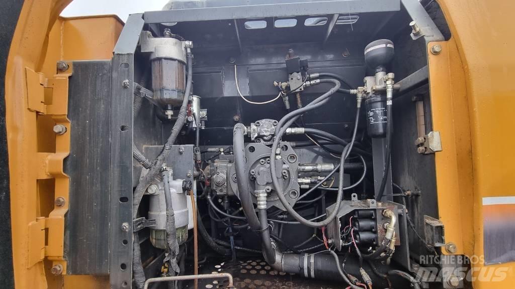 CASE CX 240 B Paletli ekskavatörler