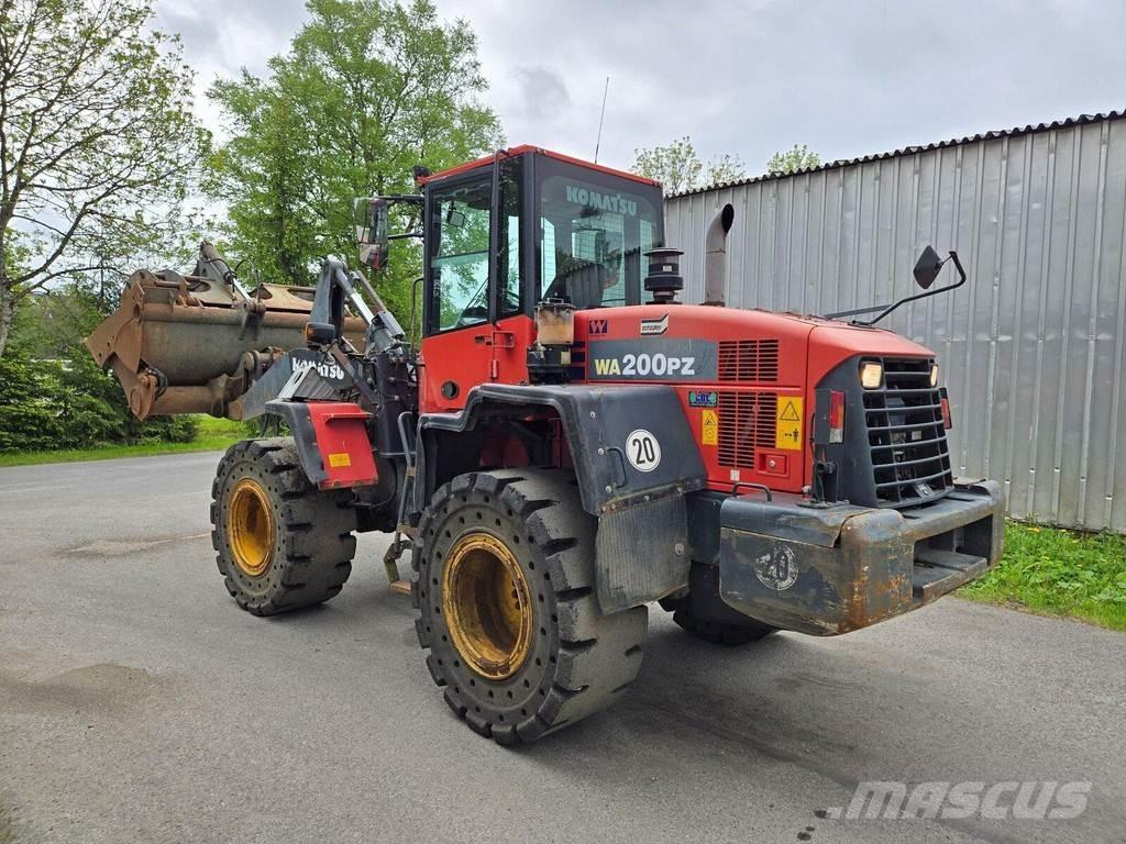 Komatsu WA200PZ-6 Tekerlekli yükleyiciler