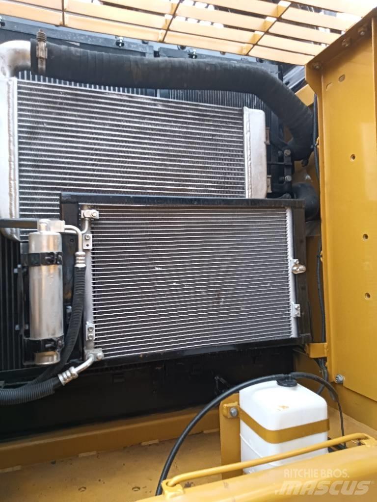 CAT 320D2 Midi ekskavatörler 7 - 12 t