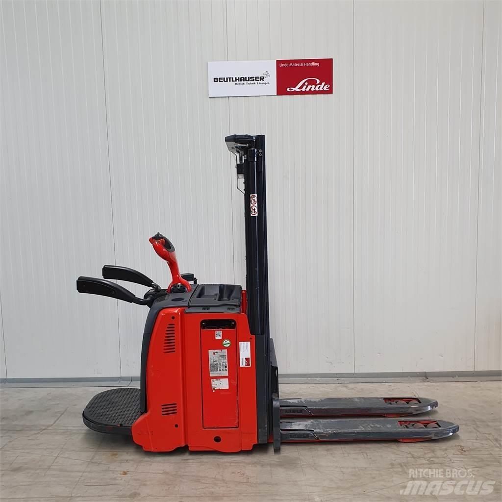 Linde D12AP Yaya kumandali istif makinasi