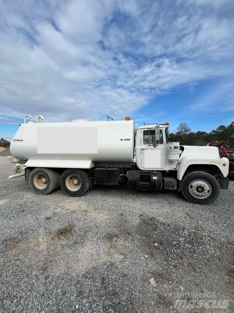 Mack RD 688 Su tankerleri