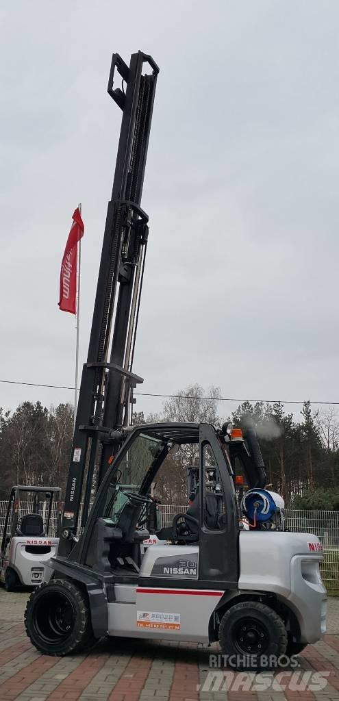 Nissan UGD02A30PQ LPG'li forkliftler