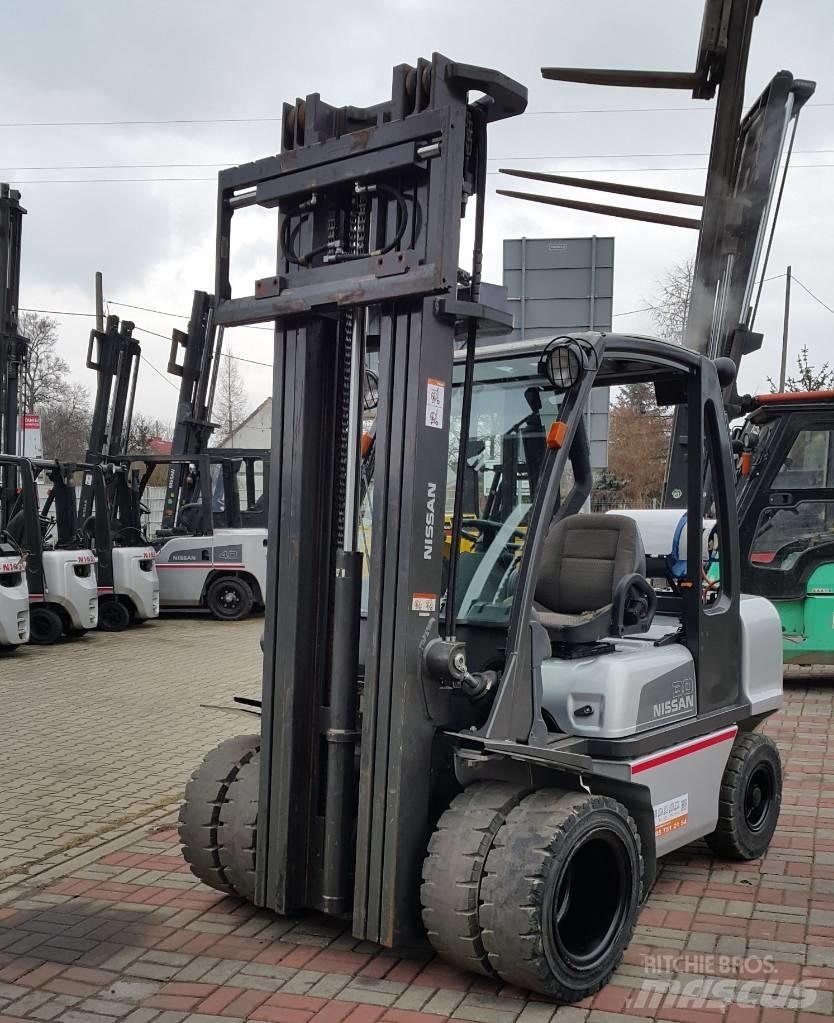Nissan UGD02A30PQ LPG'li forkliftler