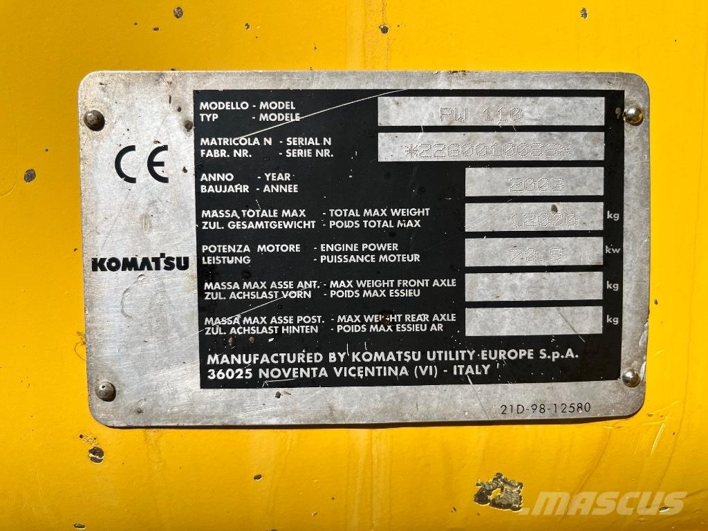 Komatsu PW 110 Lastik tekerli ekskavatörler