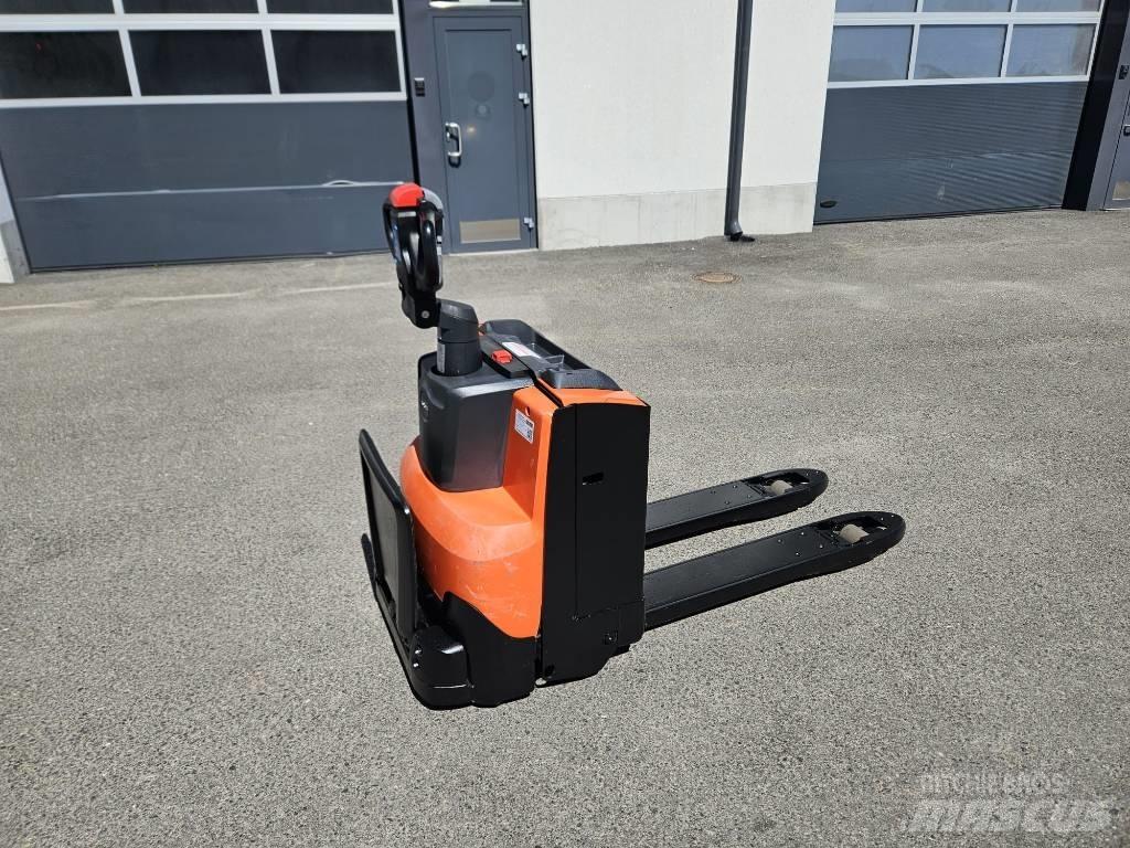 Toyota LWE 200 Düsük seviye platformu
