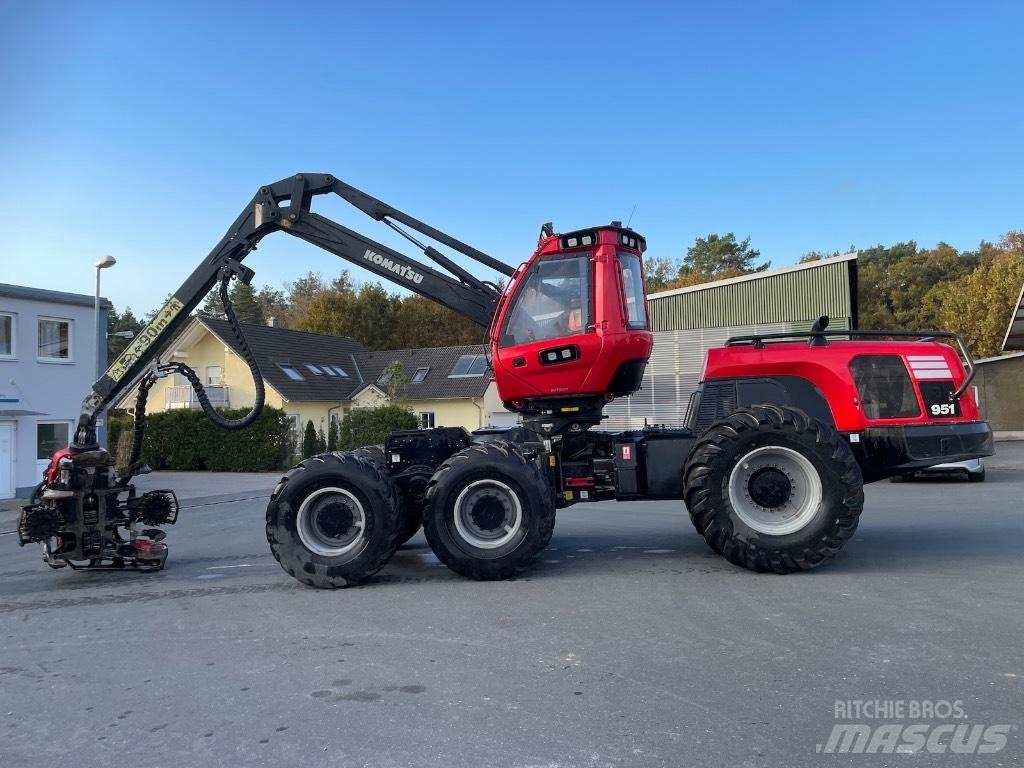 Komatsu 951 Biçerdöverler