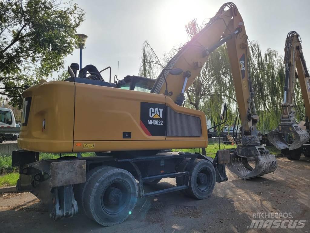 CAT mh3022 Lastik tekerli ekskavatörler