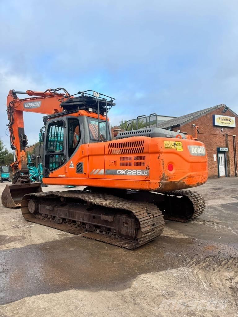 Doosan DX 225 LC Paletli ekskavatörler