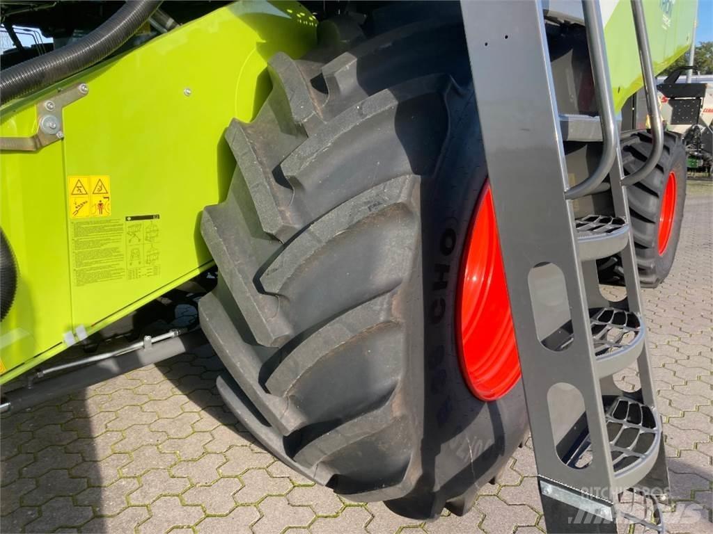 CLAAS Trion 730 Biçerdöverler