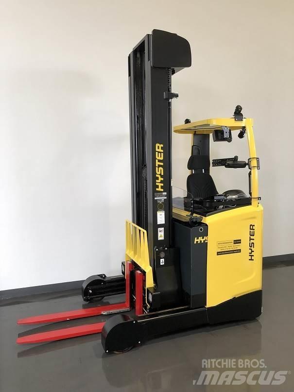 Hyster R1.6 Reach truck - depo içi istif araçları