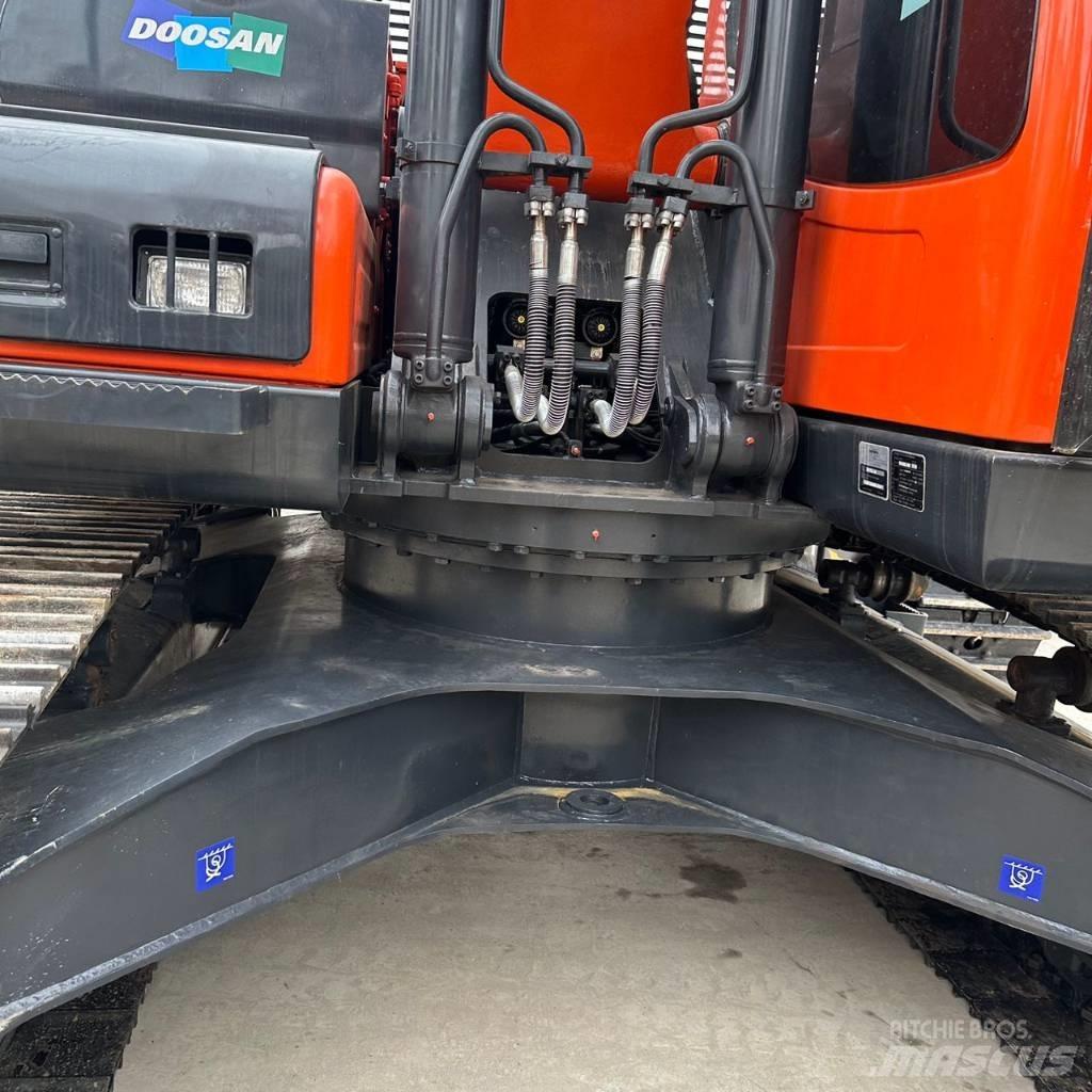 Doosan DX225LC-9 Paletli ekskavatörler