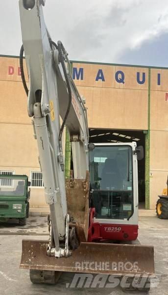 Takeuchi TB 250 Mini ekskavatörler, 7 tona dek