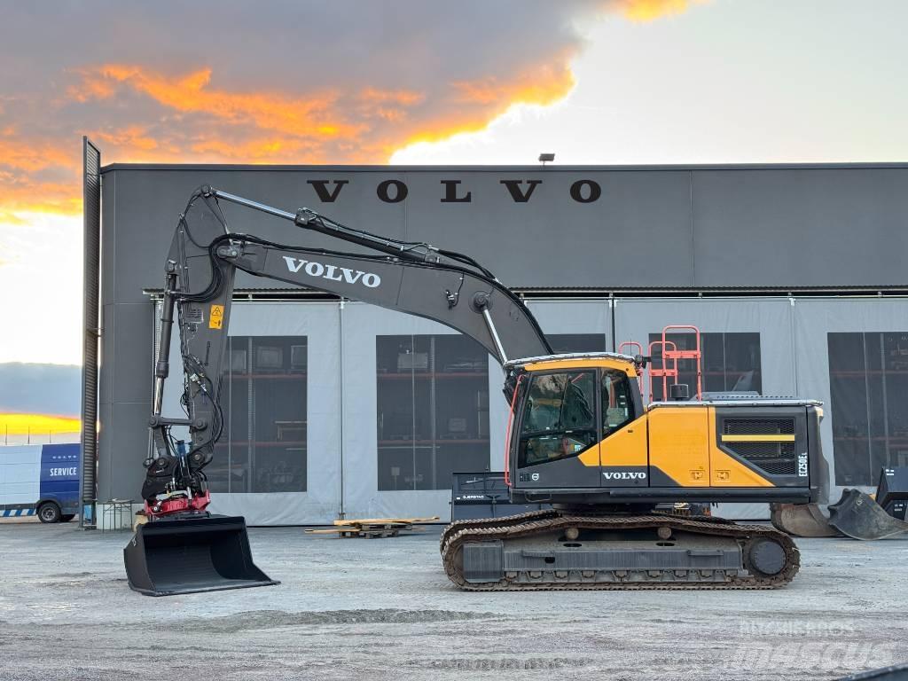 Volvo EC 250 EL Paletli ekskavatörler