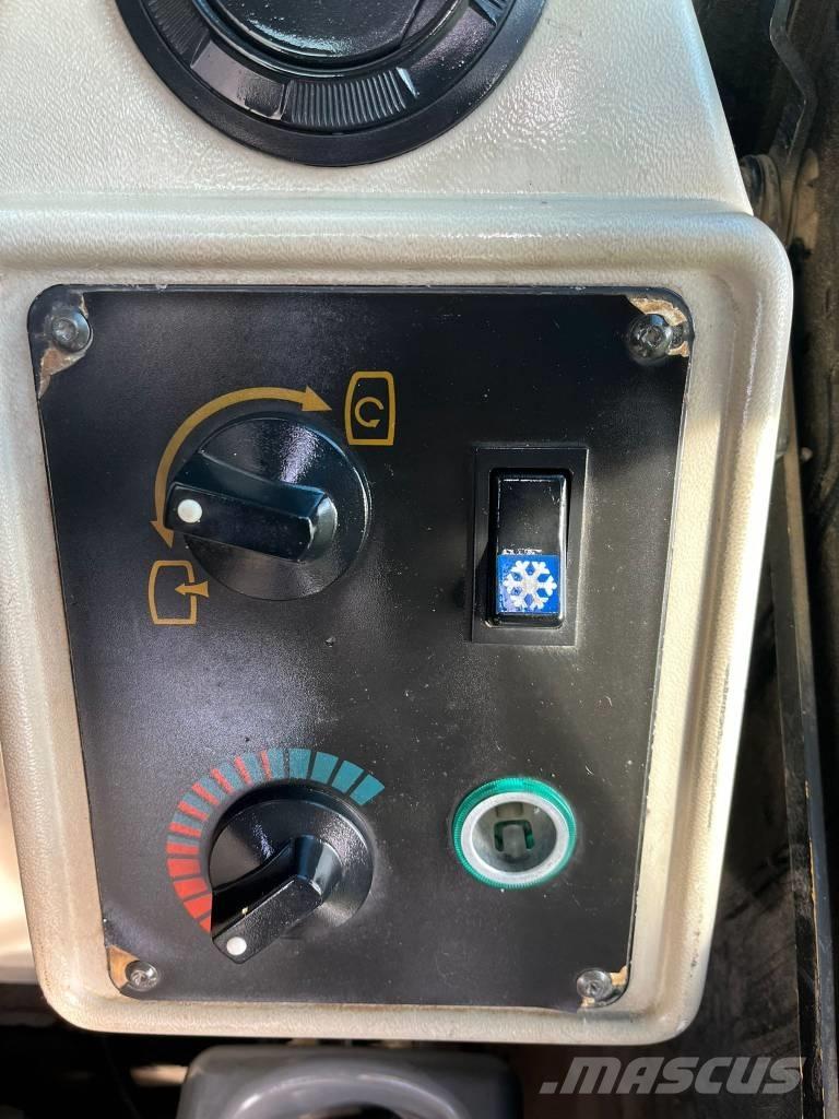 JCB JS 160 W Lastik tekerli ekskavatörler