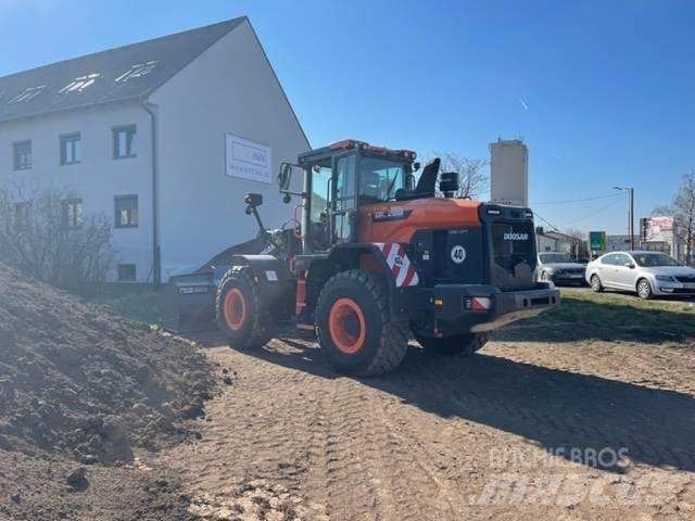 Doosan DL 200 Tekerlekli yükleyiciler