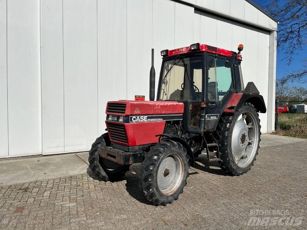 Case IH 745XL Traktörler