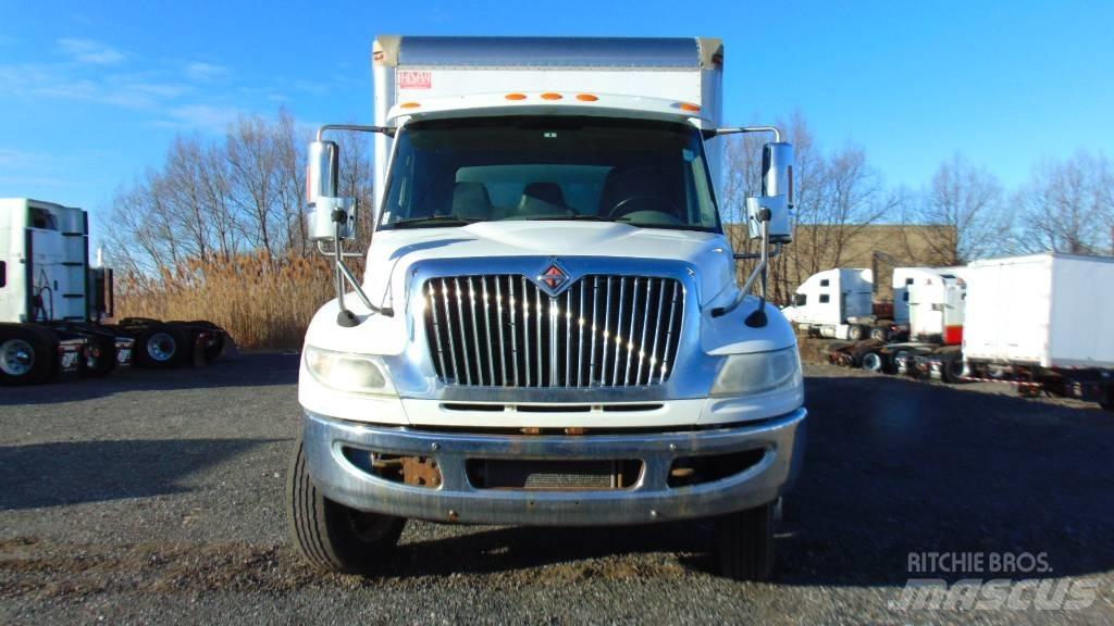 International 4300 Kapali kasa kamyonlar