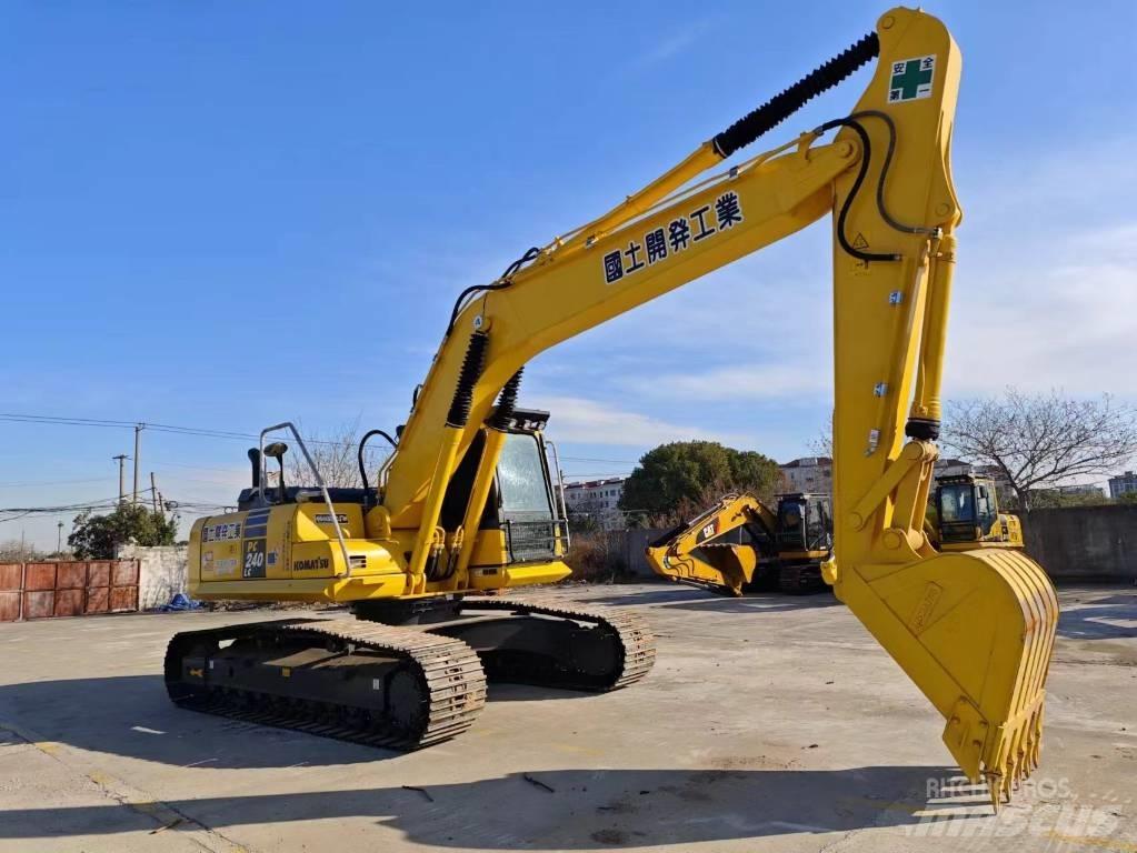 Komatsu PC 240-8 Paletli ekskavatörler