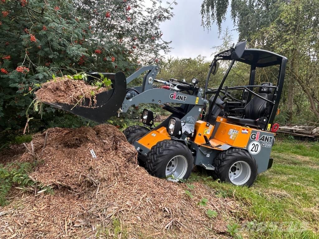 GiANT G 1200 Mini yükleyiciler