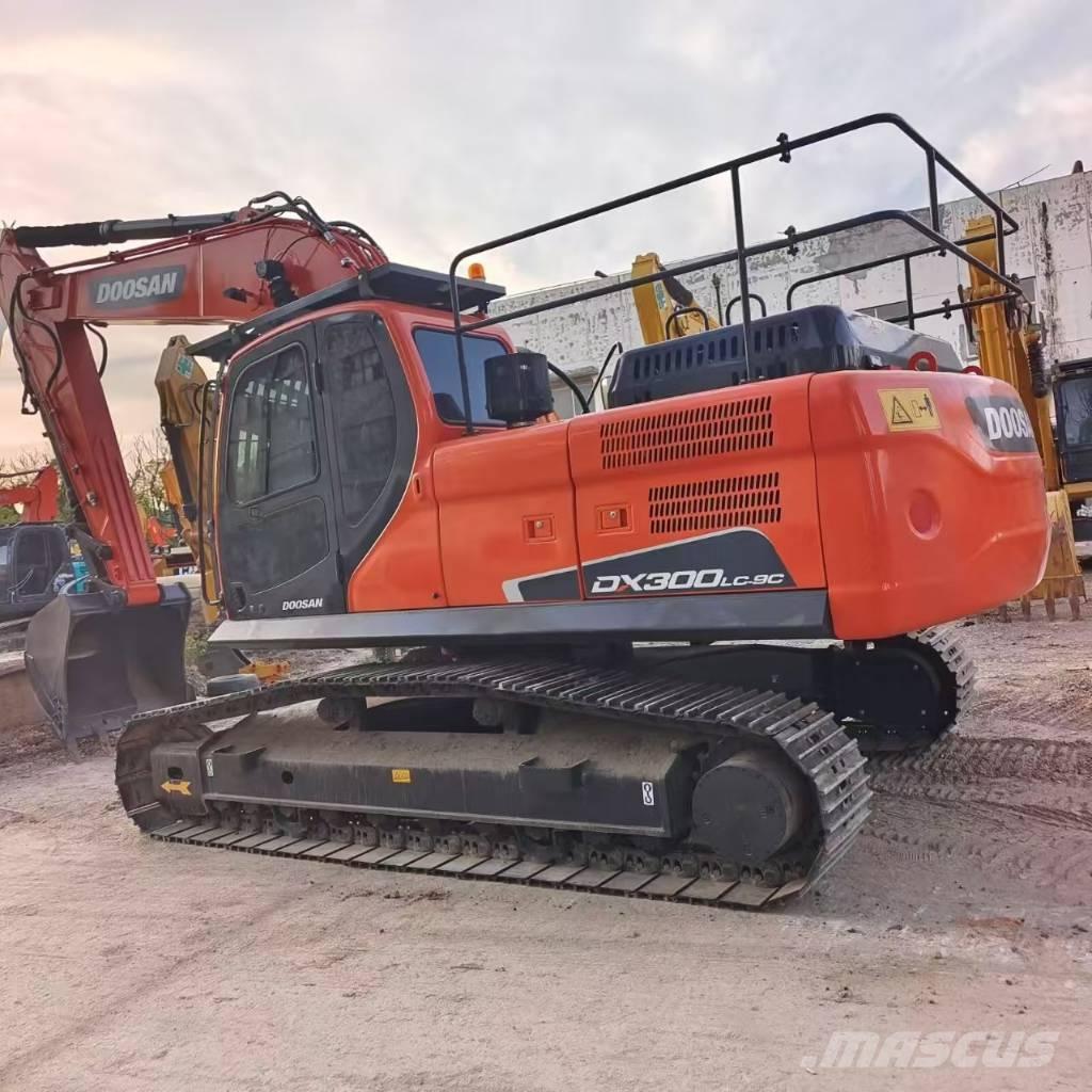 Doosan DX 300 LC-9C Paletli ekskavatörler