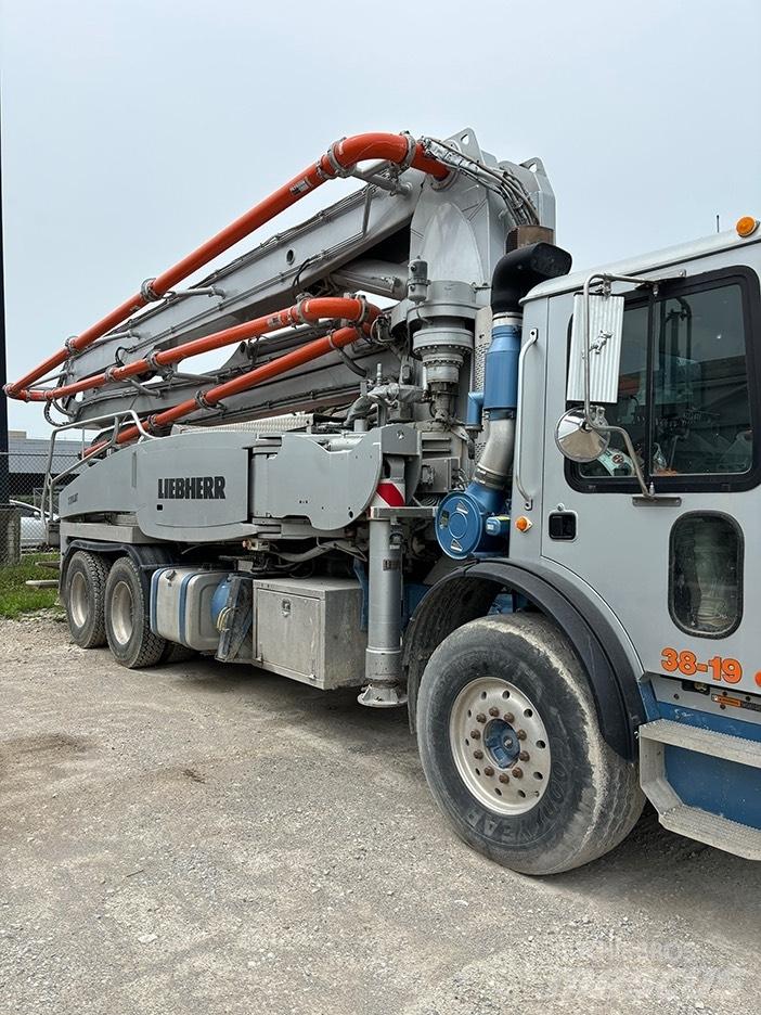 Liebherr 37Z4XXT Beton pompaları