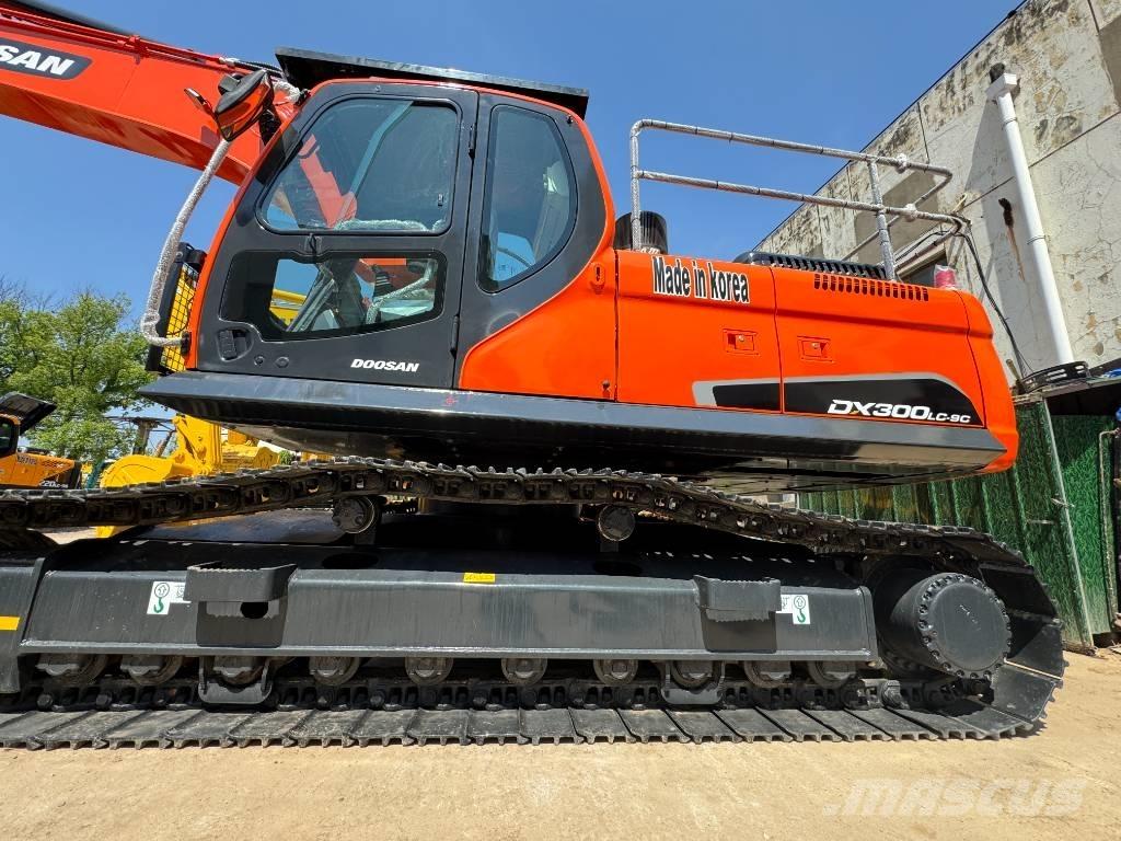 Doosan DX 300 LC-9S Paletli ekskavatörler