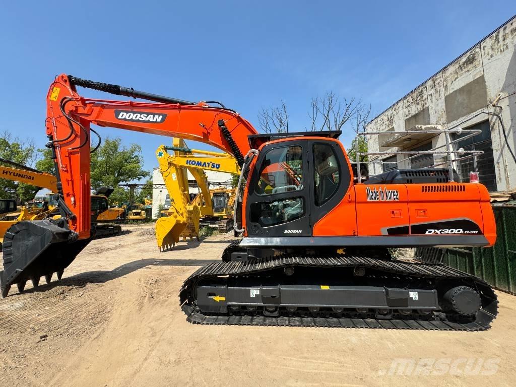 Doosan DX 300 LC-9S Paletli ekskavatörler