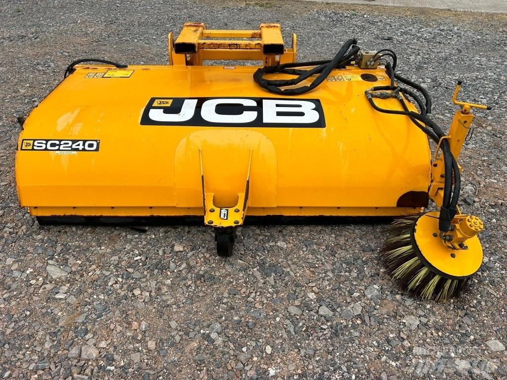 JCB SC 240 Süpürgeler